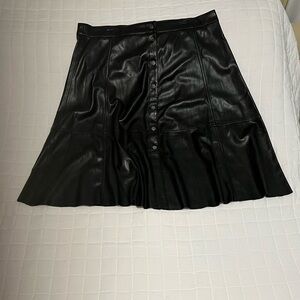 Women’s Beautiful XXL Black Carre Noir 100% Polyurethane skirt.